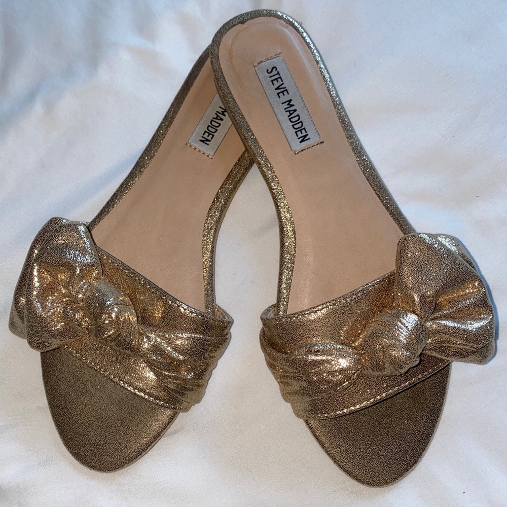 STEVE MADDEN Gold Truesdale Slide